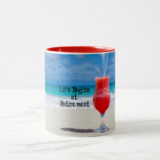 Het leven begint bij pensionering, tweekleurige koffiemok (Center)