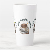 Het leven begint na de koffie latte mok (Voorkant)