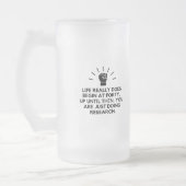 Het leven begint om 40 uur matglas bierpul (Links)