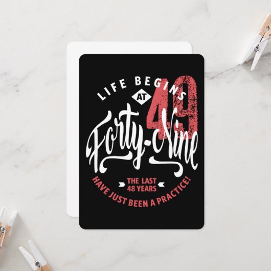 Het leven begint op 49 | 49e verjaardag kaart (Voorkant / Achterkant in situ)