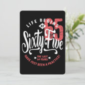Het leven begint op 65 | 65e verjaardag kaart (Staand voorkant)