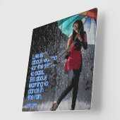 het leven gaat niet over wachten op het storm om o vierkante klok (Hoek)