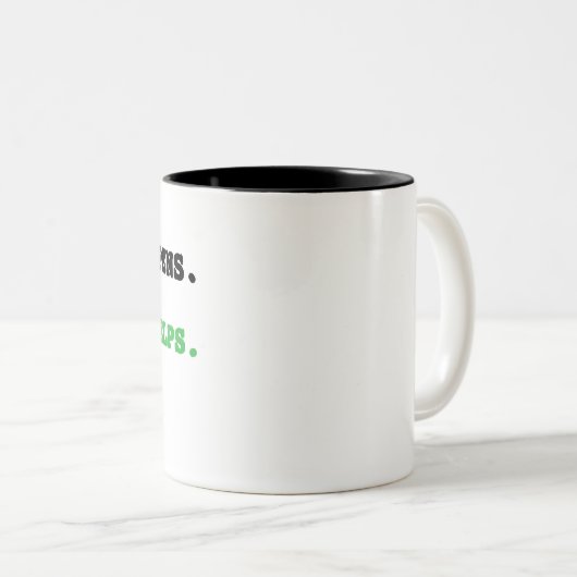 Het leven gebeurt. Koffie helpt. koffie mok (Voorkant rechts)