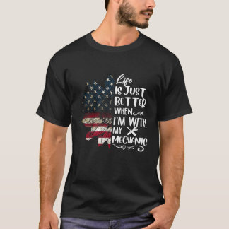 Het leven is alleen maar beter als ik met mijn mec t-shirt