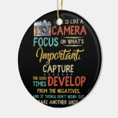 Het leven is als een camera focus op wat belangrij keramisch ornament (Links)