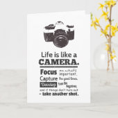 Het leven is als een camera-quote, Black Grunge Kaart (Gele Bloem)