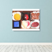Het leven is als een doos bonbons canvas afdruk (Insitu (Houten vloer))