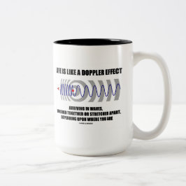 Het leven is als een dopplereffect dat ontstaat in tweekleurige koffiemok