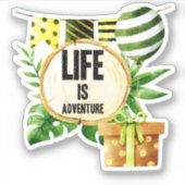 Het leven is avontuurlijk - groene en gouden Natuu Sticker (Voorkant)