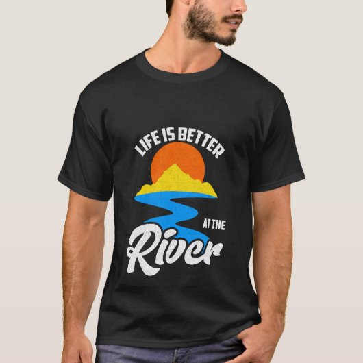Het leven is beter aan de rivier t-shirt (Voorkant)