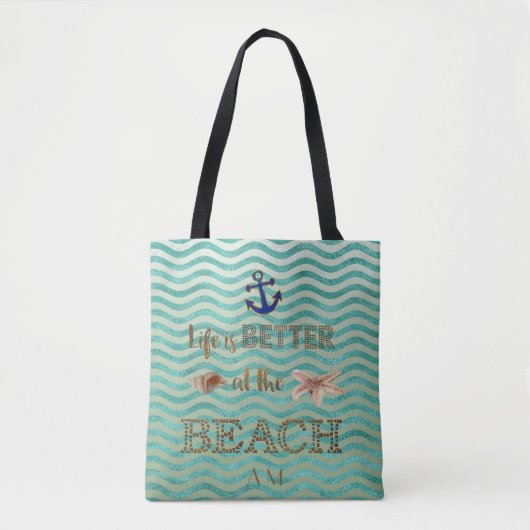 Het leven is BETER bij BEACH Typografie Monogram Tote Bag (Voorkant)