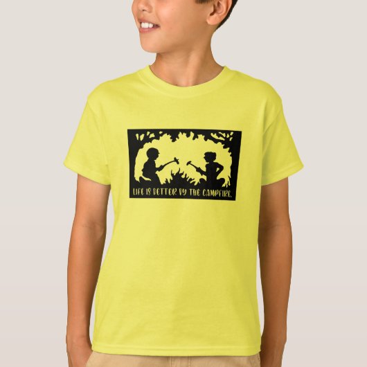 Het leven is beter bij het kampvuur t-shirt (Voorkant)