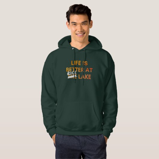 Het leven is beter bij het Rice Lake Hoodie (Voorkant volledig)