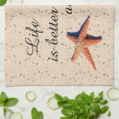 Het leven is beter in de keuken op het strand theedoek (Gevouwen)