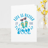 Het leven is beter in de pool Nice Summer Design Kaart (Gele Bloem)