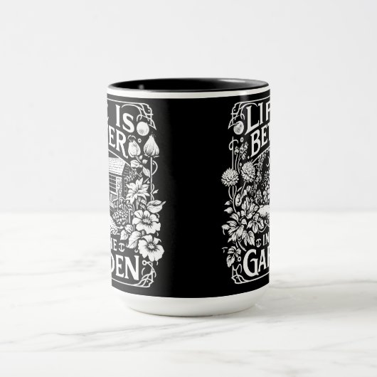 Het leven is beter in de tuin mok (Midden)