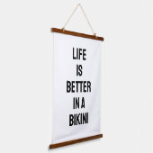 Het leven is beter in een bikini, strand thema Z&W Hangend Wandkleed (Gebogen)