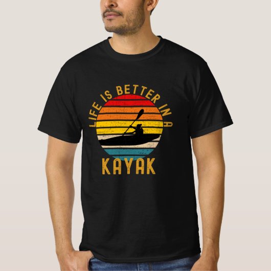 Het leven is beter in een Kayak Retro T-shirt (Voorkant)