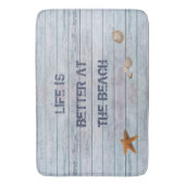 Het leven is beter in het strand badmat (Voorkant Verticaal)