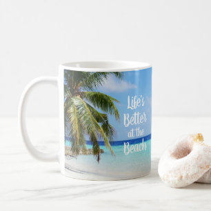 Het leven is beter in het strand koffiemok