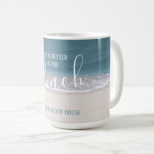 Het leven is beter in het strand | Water en zand f Koffiemok (Voorkant rechts)