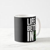 Het leven is beter in Teenslippers zomerkledingstu Koffiemok (Voorkant rechts)