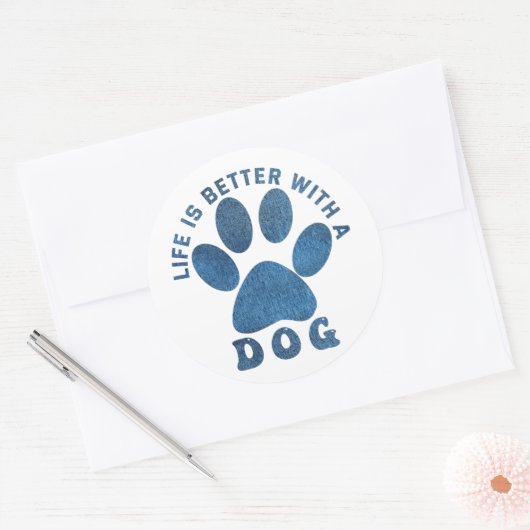 Het leven is beter met een blauwe tekst van een ho ronde sticker (Envelop)