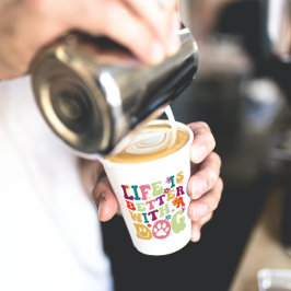 Het leven is beter met een hond-groovy typografie  papieren bekers