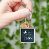 Het leven is beter met een hond Sleutelhanger - bl (Hand)