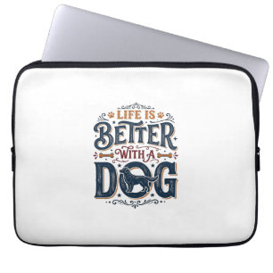 Het leven is beter met een hond vintage gravure on laptop sleeve