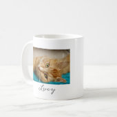 Het leven is beter met een kat in je aangepaste fo koffiemok (Voorkant links)