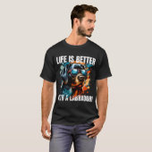 Het leven is beter met een Labrador! T-shirt (Voorkant volledig)
