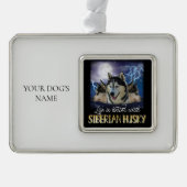 Het leven is beter met een Siberische man. Verzilverd Omlijst Ornament (Voorkant)