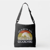 Het leven is beter met geocaching crossbody tas (Voorkant)