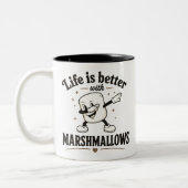 Het leven is beter met marshmallows tweekleurige koffiemok (Links)