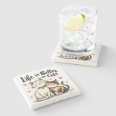 Het leven is beter met Schattigee Cat Aesthetic Stenen Onderzetter (Zijkant)