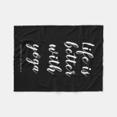 Het leven is beter met yoga kleine fleece deken (Voorkant (Horizontaal))