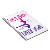 Het leven is beter onderaan in de lucht Yoga Notitieboek (Rechterzijde)
