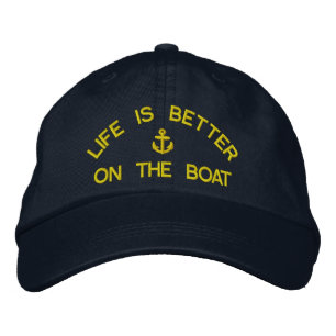 Het leven is beter op de boot zeilende kapiteins pet