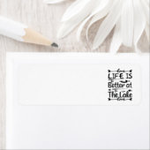 Het leven is beter op de het adresetiketten van he etiket (Insitu)