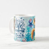 het leven is beter op het strand koffiemok (Voorkant links)