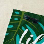 Het leven is beter op het strand monstera palmblad strandlaken (In situ)