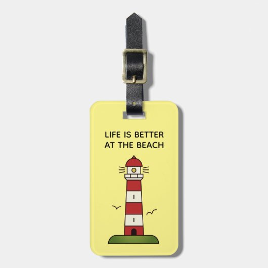 Het leven is beter op het strand schattige vuurtor bagagelabel (Voorkant verticaal)