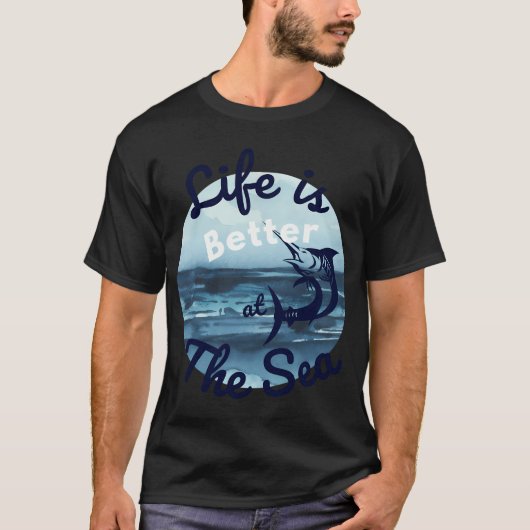 Het leven is beter op zee. Leuk viskunst. T-shirt (Voorkant)