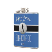 Het leven is beter Quote Golf Ball Monogram Blauw  Heupfles (Links)