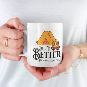 Het leven is beter rond een kampvuur koffiemok