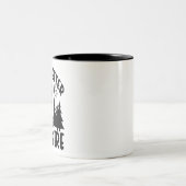 Het leven is beter rond het kampvuur tweekleurige koffiemok (Center)