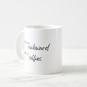 Het leven is een keten van selfies koffiemok (Voorkant links)