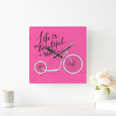 Het leven is een mooie rode roze vierkante klok (Huis)