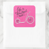 Het leven is een mooie rode roze vierkante sticker (Tas)